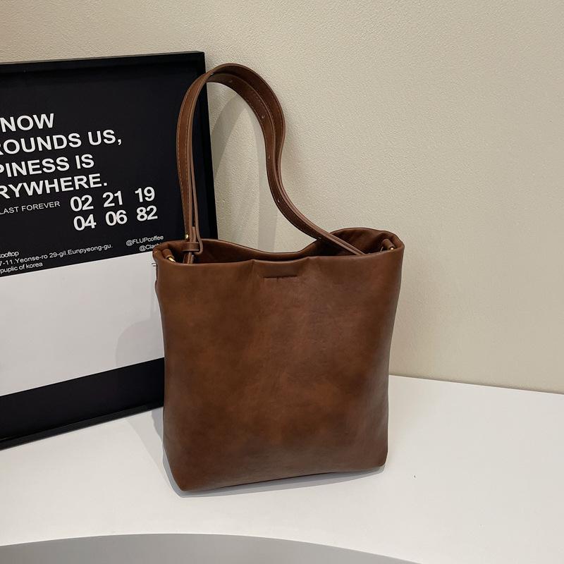 Ins Trendy Women's Bag 2025 Winter New Korean Bucket Bag Simple Large-capacity Tote Bag