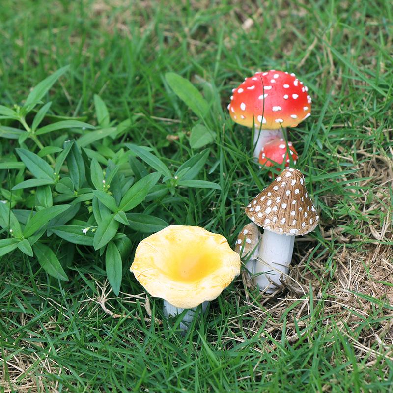 Outdoor Garden Ornaments: Simulated Mushroom Bonsai Decorations for Courtyard Landscaping