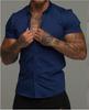 Camicia da Uomo a Maniche Corte in Tinta Unita con Colletto a Revers - Vestibilità Muscolosa