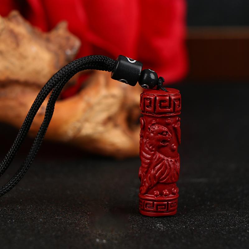Luxuriöser roter Zinnober Anhänger Chinesisches Tierkreiszeichen Herzsutra Halskette Echter Naturschmuck Damen Accessoires Energie Geschenke