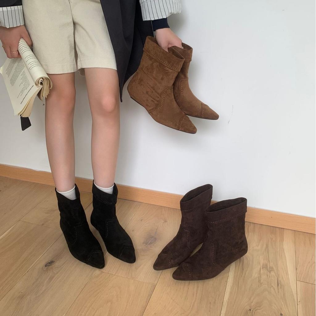 2025 autumn and winter new temperament pointed head low slope heel Chelsea thin niche low tube women's short boots