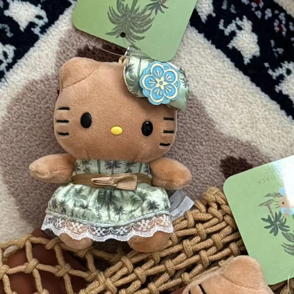 Sanrio Hello Kitty Hawaiian Style Plush Keychain Cute Tan Kitty Plush Pendant with Coconut Tree Dress Kawaii Bag Charm for Girls
