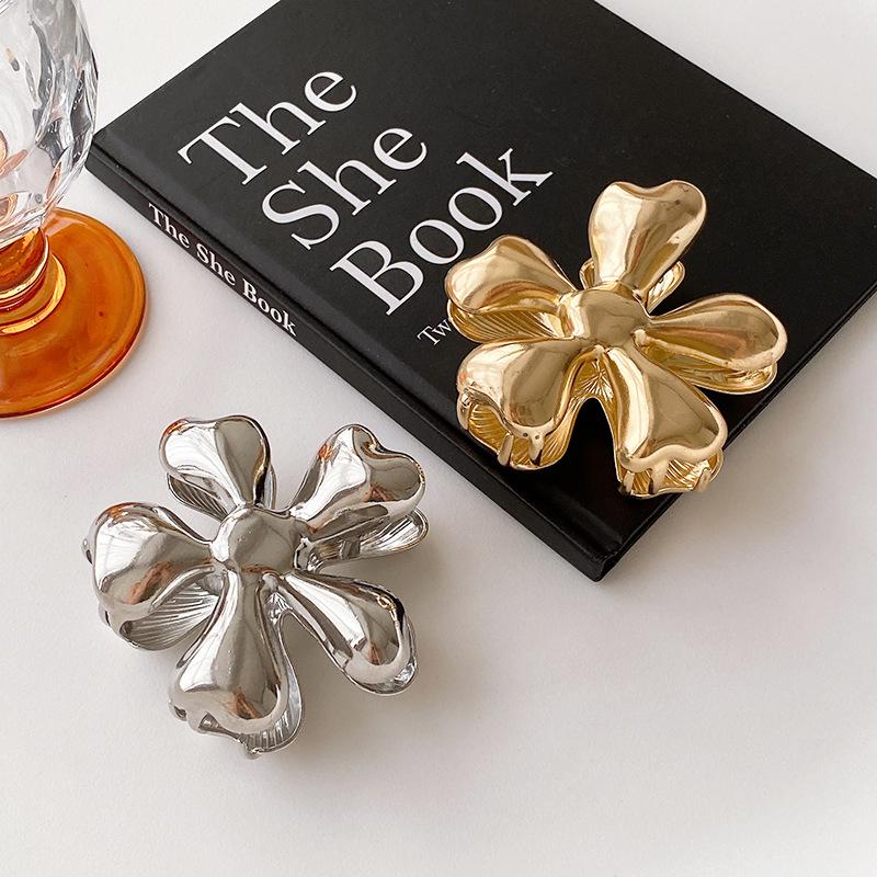 Retro Metal Flower Claw Hair Clip - Luxe European & American Style Accessory