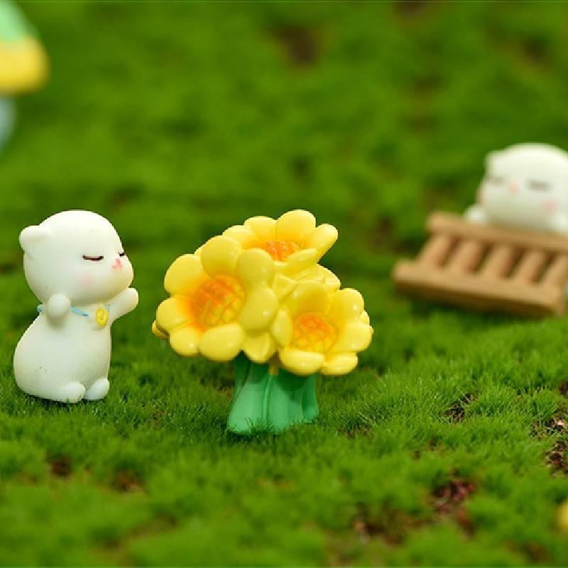 Adorable Resin Sunflower Cat Miniature Charming Cartoon Garden Decor Animal Figurine