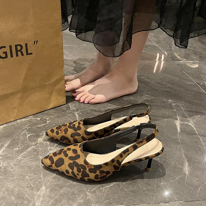 

Леопардовый принт туфли на высоком каблуке пустая сумка голова сандалии женские лето 2025 новые европейские и американские остроносые каблуки французские сандалии 39 цветной печати леопарда