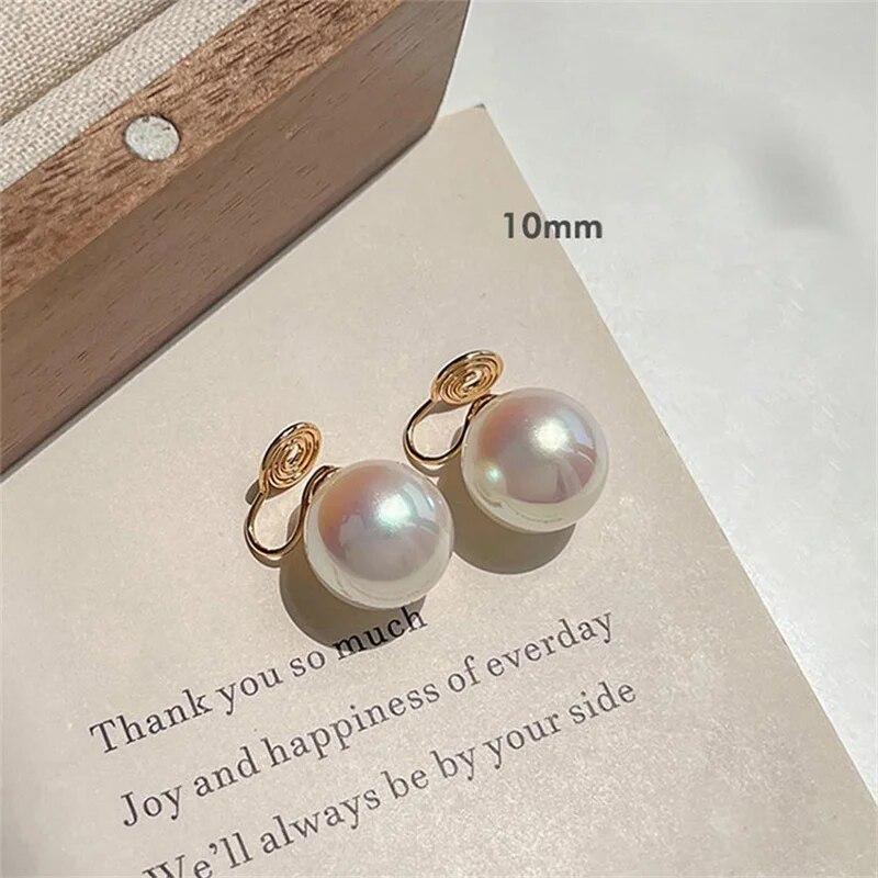 Zlaté jednoduché nádherné bílé perlové náušnice pro ženy