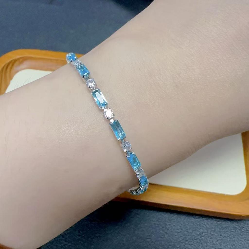 Fashionable Rectangle Light Blue Bracelet for Women Unique High End Couple Jewelry with Color Blocking Design