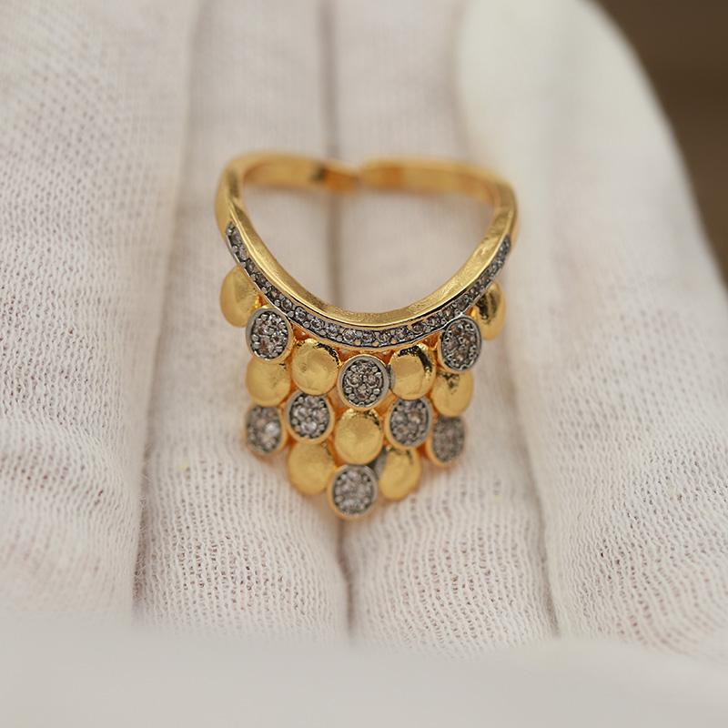 

Новые аксессуары для украшений Циркониевые металлические бусины Открытые кольца для женщин Роскошные хрустальные капли Водные капли Свадебные помолвочные кольца resizable