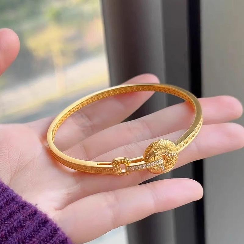 

Retro Chinese style circular hollow out glossy gourd bracelets for women antique gold craftsm buckle bangles banquet золотий