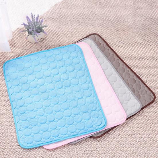 Dog Cooling Mat, Self-Cooling Summer Pet Mat, Breathable Ice Silk Cooling Pad, Washable Portable Self-Cooling Mat for Large Small Dogs Cats