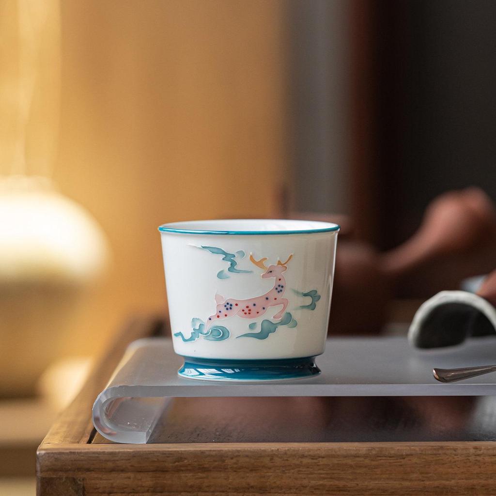 Guanlan Ceramic Auspicious Clouds Large Master Cup - Plum Blossom Deer Kung Fu Tea Tasting Set