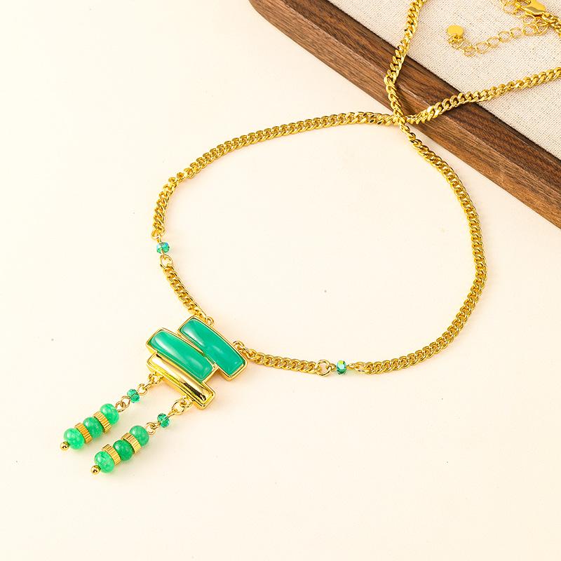 

Элегантное ожерелье-подвеска с кисточкой, покрытое зеленой глазурью, — китайский этнический стиль для женщин