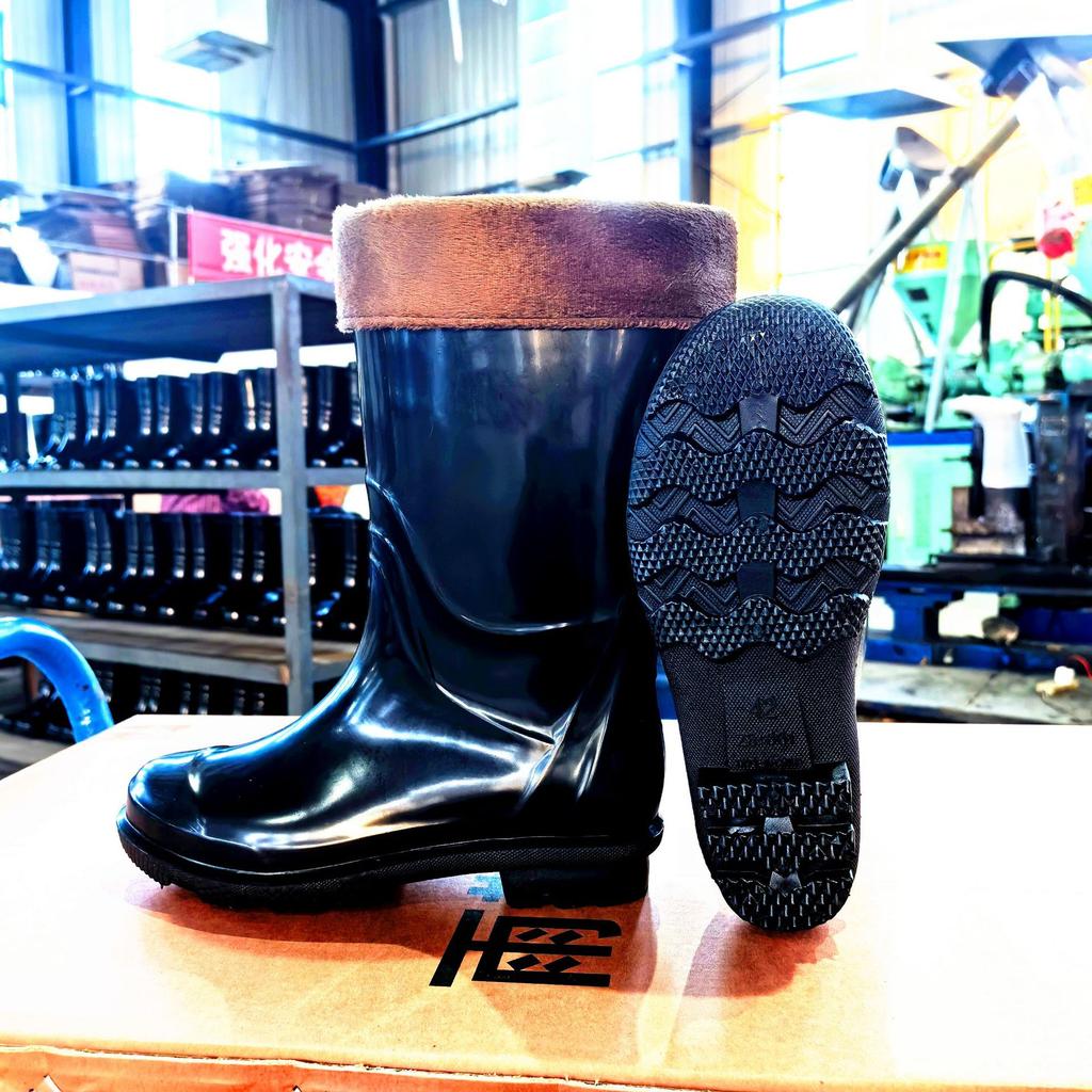 Rain shoes labor insurance pvc rain boots men's tall tube non-slip wear-resistant rubber shoes water shoes thickened beef tendon medium tube