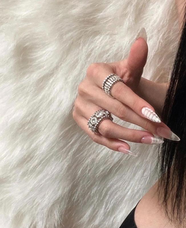 Minimalist Diamond Rings Stretch Elastic Finger Rings for Women Girls Rhinestone Beaded Finger Rings Retractable Rings