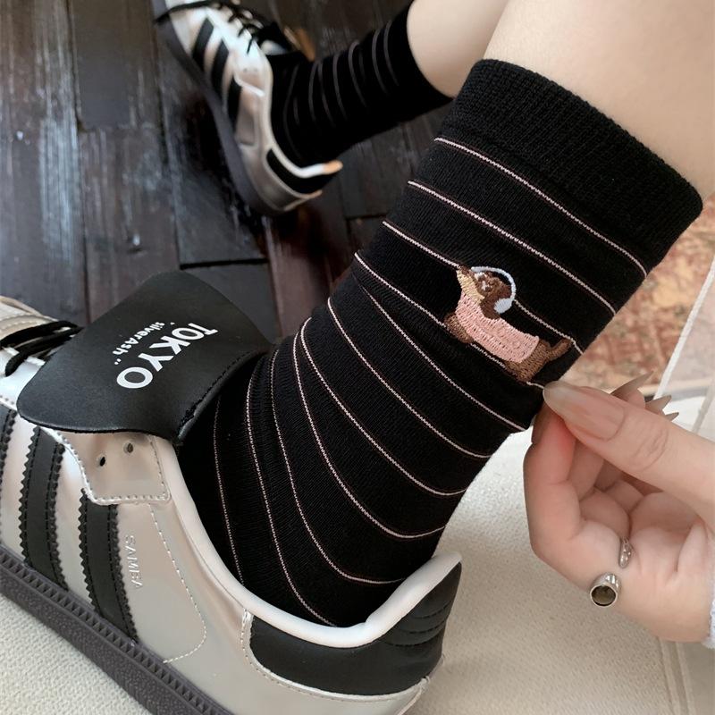 

Embroidered Dachshund Dog Medium Thin Cotton Socks Pinstripe Dachshund Dog Basic Versatile Cotton Socks Style One size fits all чорний