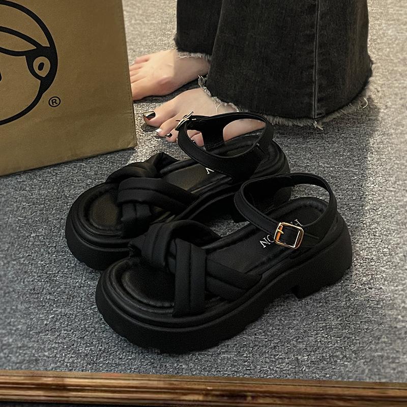 

Niche high-end sandals women s summer skirt 2025 new muffin thick sole with Roman beach shoes 35 чёрный