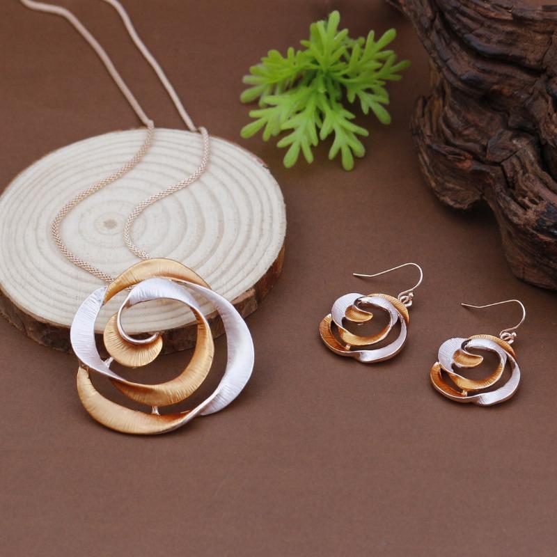 New Enamel Color Hollow Rose Earrings Pendant Set Women's Fashion High-end Rose Necklace