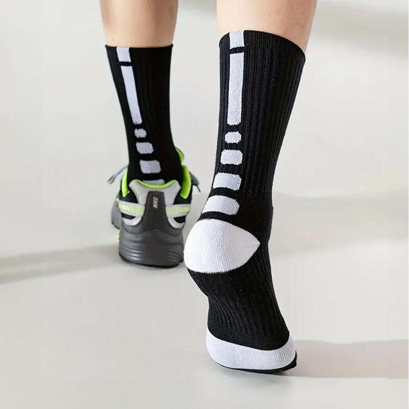 Run On Sports Socks, 2-Pair Set 101314