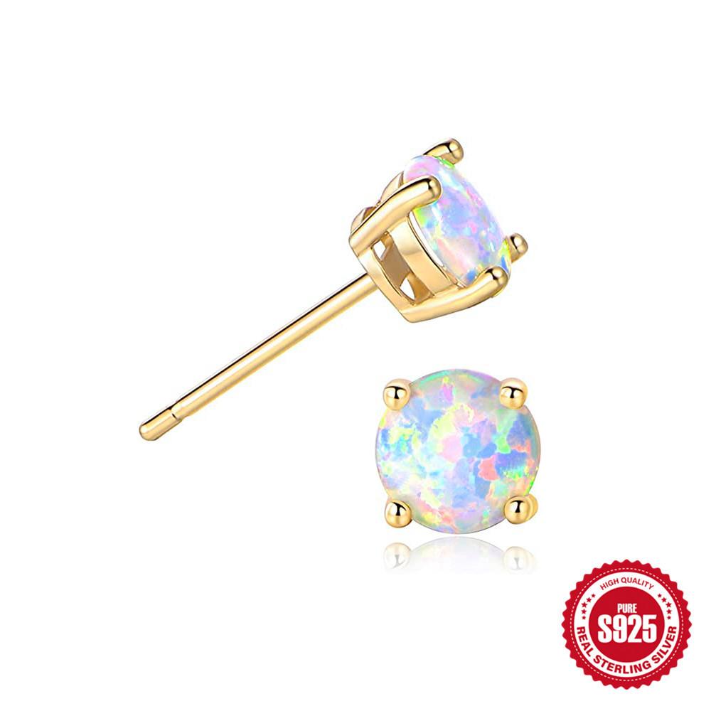 Kolczyki ze srebra próby 925 z importowanym opalem to małe, świeże i urocze kolczyki z brylantami w kształcie końskiego oka.