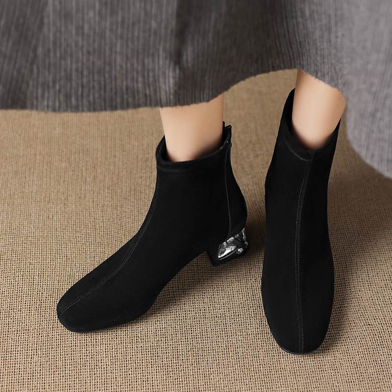 Krazing Pot Cow Suede Nubuck Winter Round Toe Chelsea Boots Med Heels Zipper Crystal Heels Women Ankle Boots