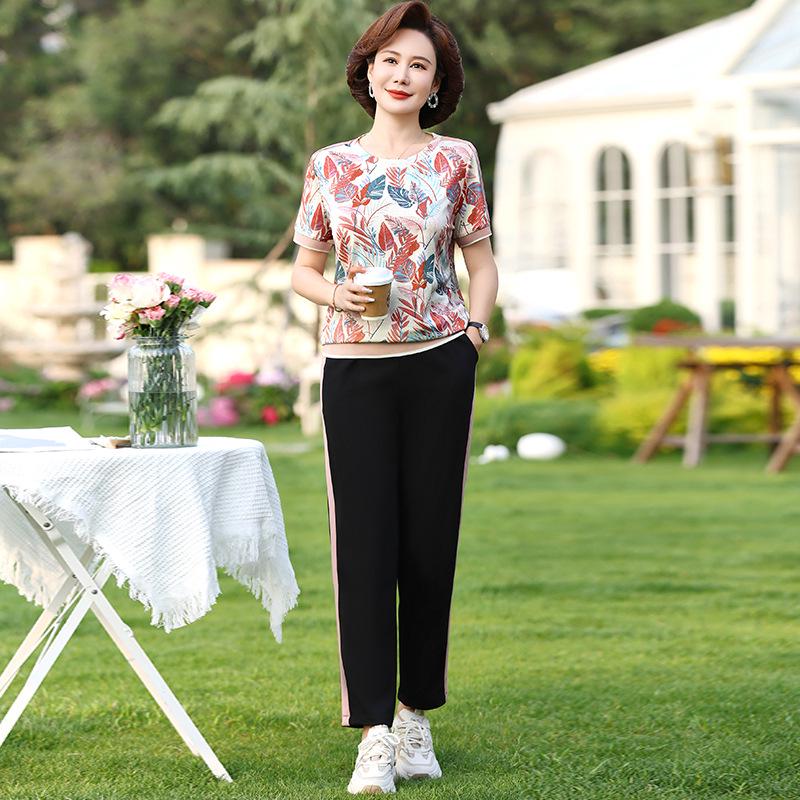 

Mom s Stylish 40s-50s Summer Two-Piece Set: Middle-Aged Women s Short-Sleeve Fashion Top 5XL