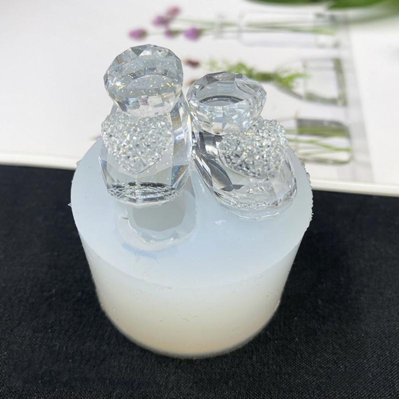 Stampo in silicone a forma di scarpe carine Stampo decorativo per ciondolo Stampo in silicone epossidico fatto a mano Stampi in resina epossidica Realizzazione di artigianato