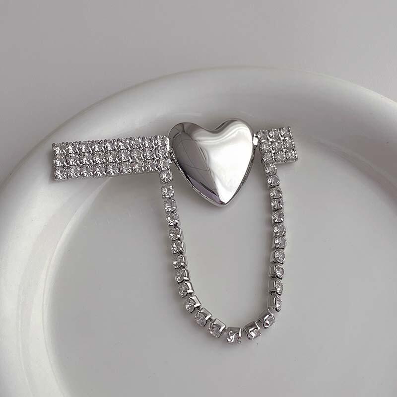 Punk Full Rhinestone Heart-Shaped Brooches for Women Men Exquisite Fashion Suit Corsage Pins Accessories Party Jewelry Gifts