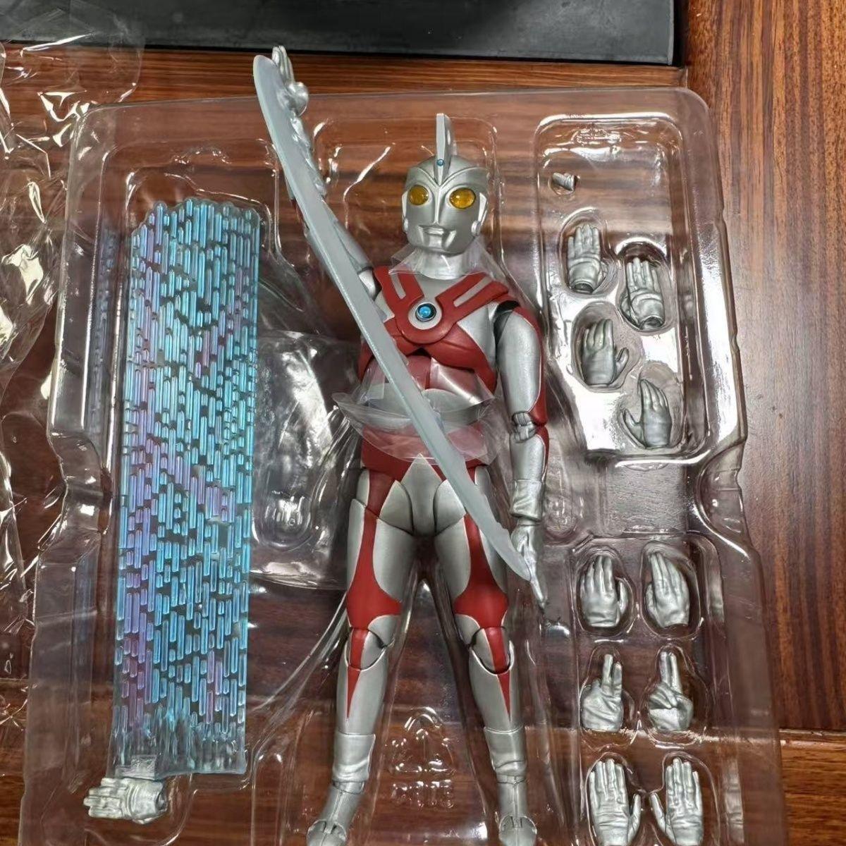 15 см Фигурка Ультрамена Эйса Фигурки Ультрамена Фигурка Настольное Украшение Коллекция Кукол Статуэтка Модель Игрушки Подарки на День Рождения для Детей