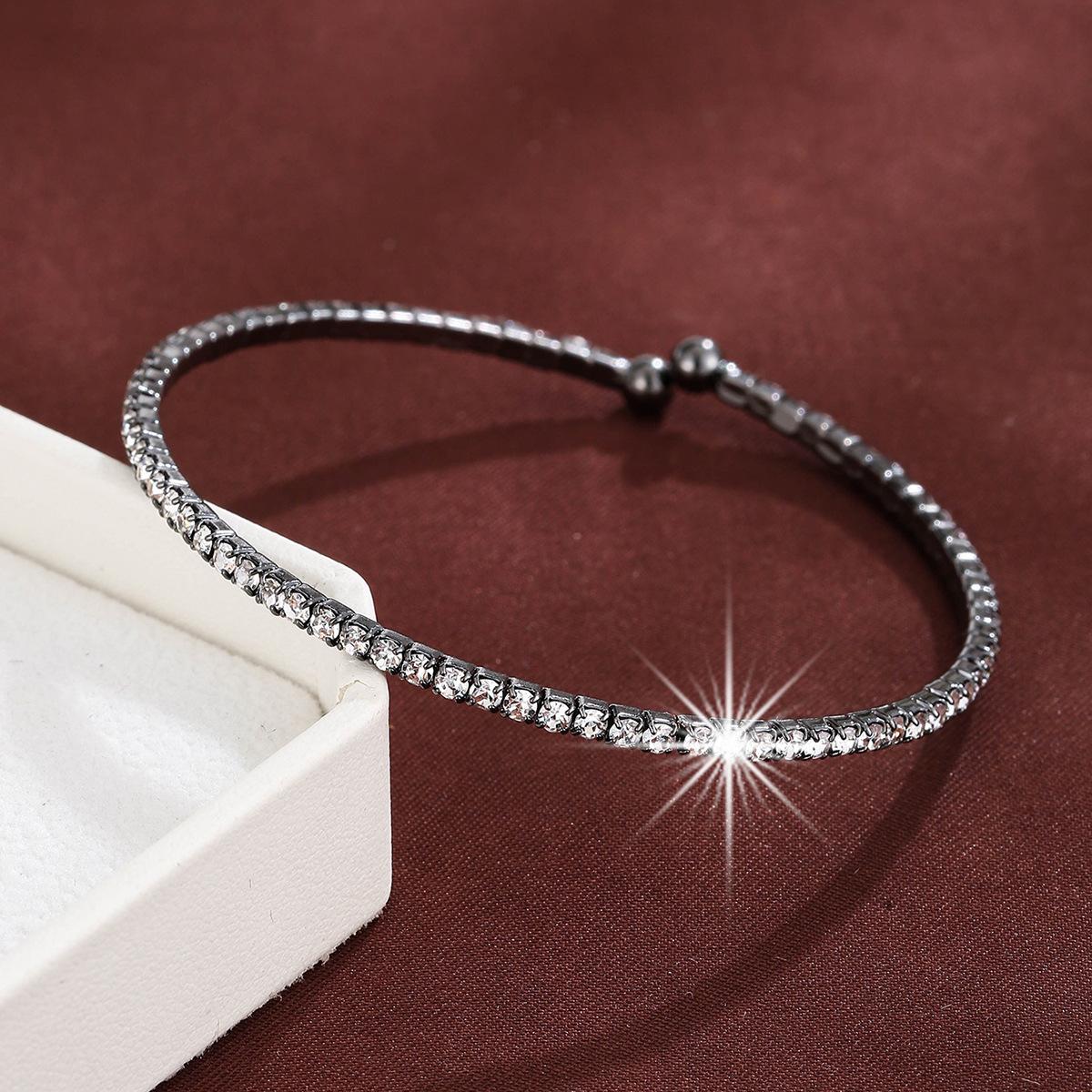 

Модный тренд: простой и легкий роскошный браслет с инкрустацией цирконом на каждый день в повседневном стиле «Джокер» чёрный