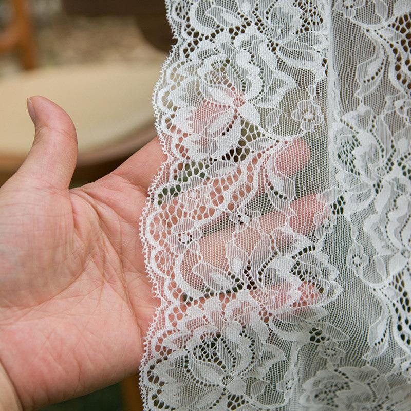 Elegantní krajkový běhoun na stůl Francouzský romantický výřez Atmosféra Prostírání Vhodné pro domácí dekor jídelny Obývací pokoj Svatba Večírek Sváteční dekorace