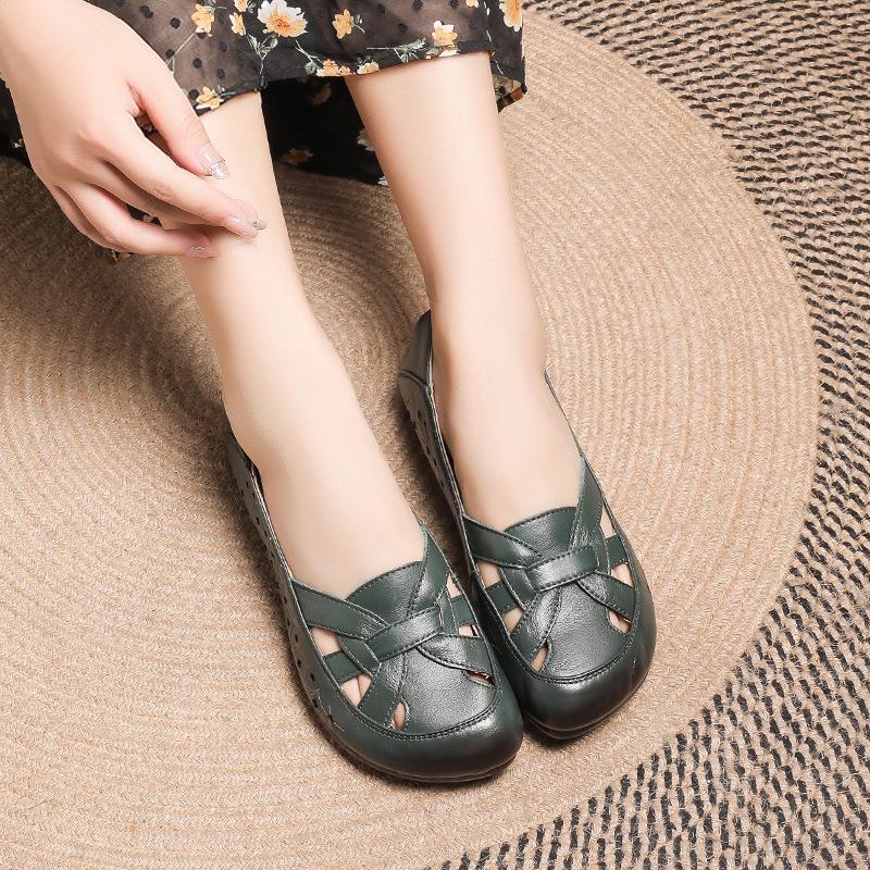 Soft leather beef tendon soft sole new hole shoes women's sandals mesh mother shoes summer comfortable sandals empty and breathable