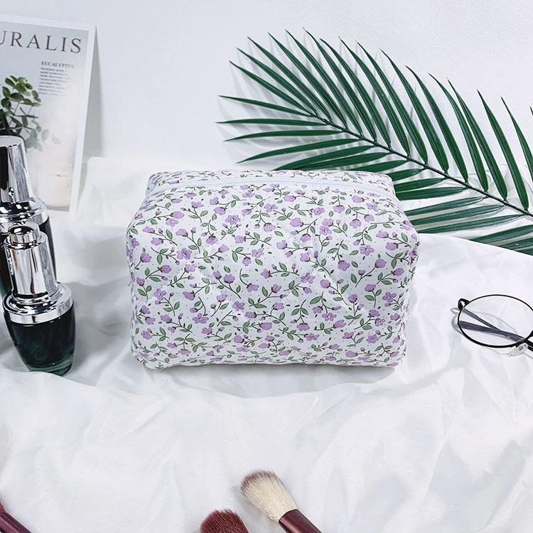 Floral Cosmetic Bag, Small, Fresh and Simple Toilet Bag, Clutch Bag, Portable Storage Bag.