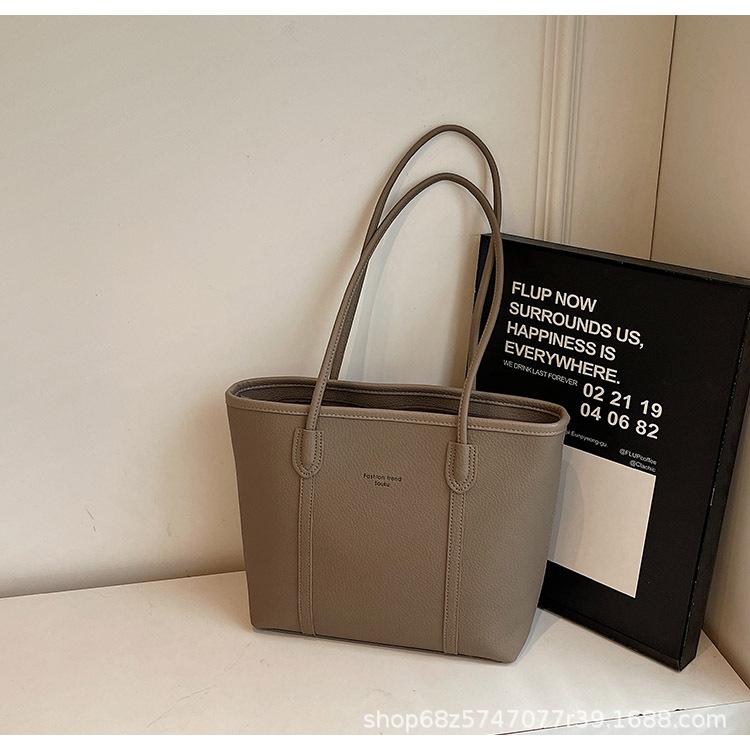 Retro Tote Bag Women's New Fashionable Simple Large-capacity Armpit Bag Casual Versatile Commuter Shoulder Bag