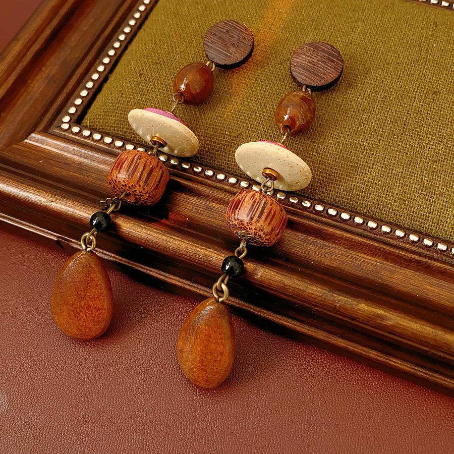 

DIGADAGU Alloy Coconut Shell Wood Beaded Dangle Earrings New Simple Retro Earrings Women Party Zircon Accessories коричневый