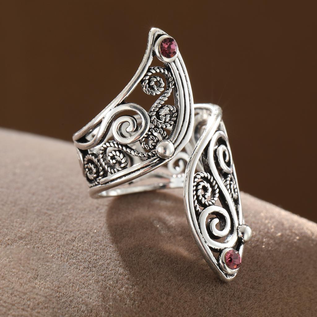 Bohemian-style ring set with artificial gemstones, made of copper, for ladies. Ideal for formal events or date occasions.
