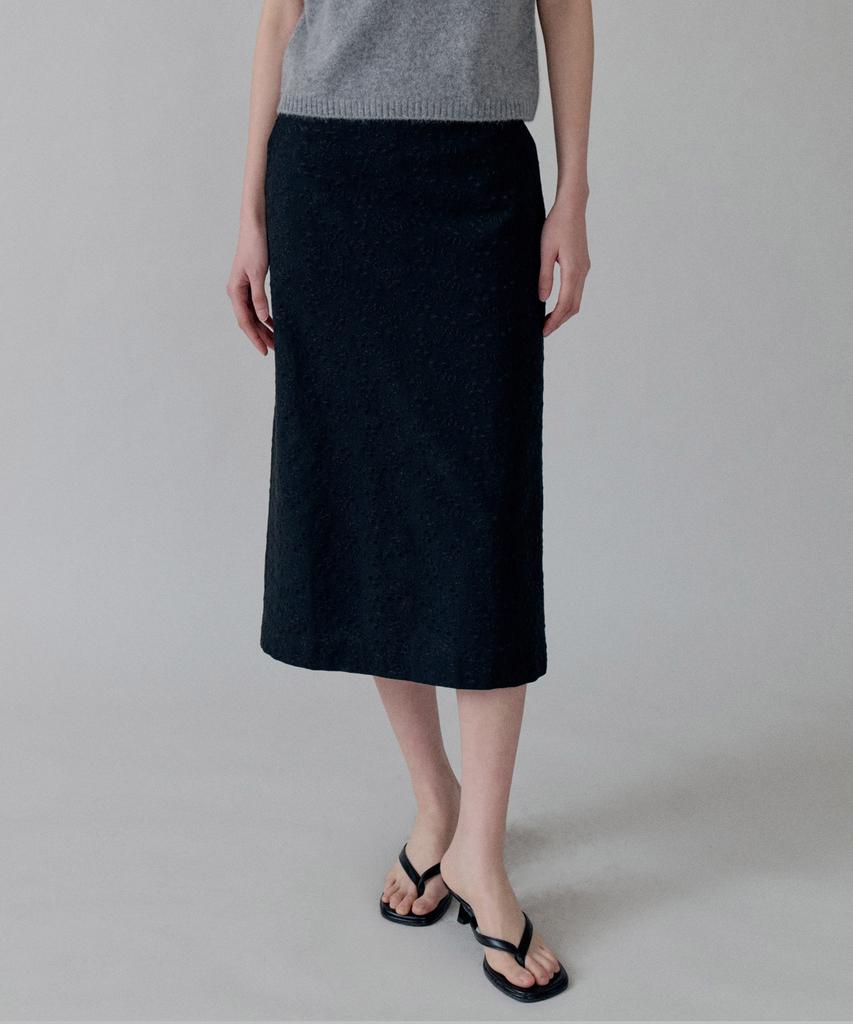 Step Around Floral Straight Skirt_Black