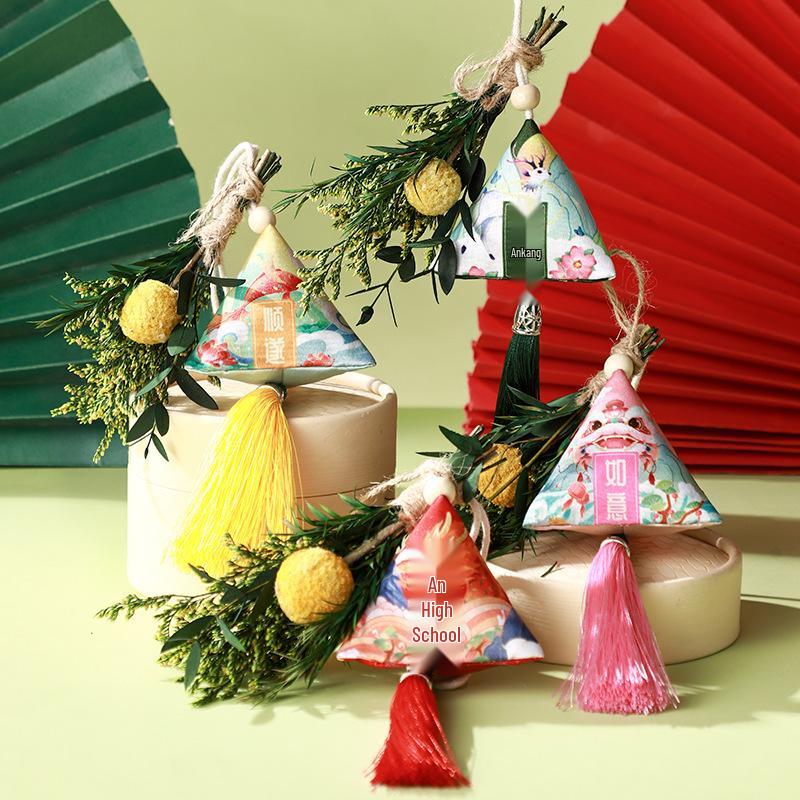 Dragon Boat Festival Sachet: Triangle Zongzi Mugwort Hanfu Pendant with Dried Flowers Portable Lucky Bag Gift.