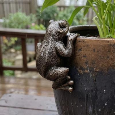 Frog Plant Pot Decoration Resin Easy To Install Statue Vintage Frog Ornament for Garden Patio Flower Pots