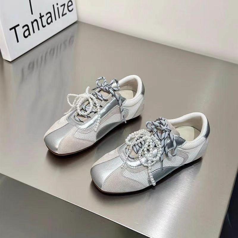 

Leather double color ribbon mesh training shoes women s 2025 spring and summer soft sole beaded bow Forrest Gump casual shoes 40