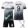 Kinder Real Madrid Mbappe Gedenk-Fußballtrikot Set YSHT Polyester 120-130 cm Mehrfarbig