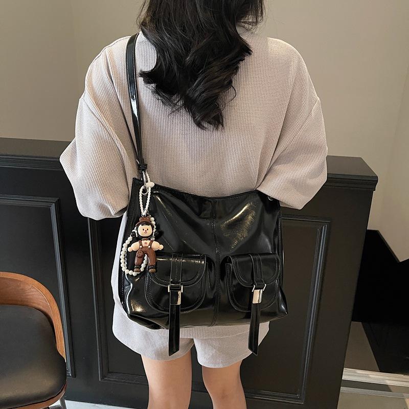 Casual Commuting Large-capacity Bag Women's New Fashion Versatile Shoulder Messenger Bag Tote Bag