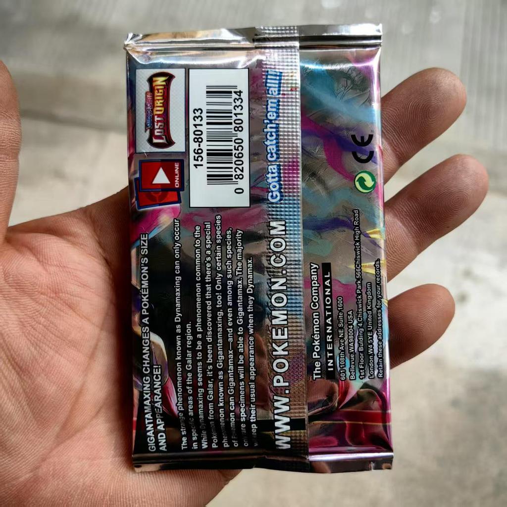 Nova Caixa Surpresa de 360 Cartas Pokémon: Coleção Pikachu & Charizard