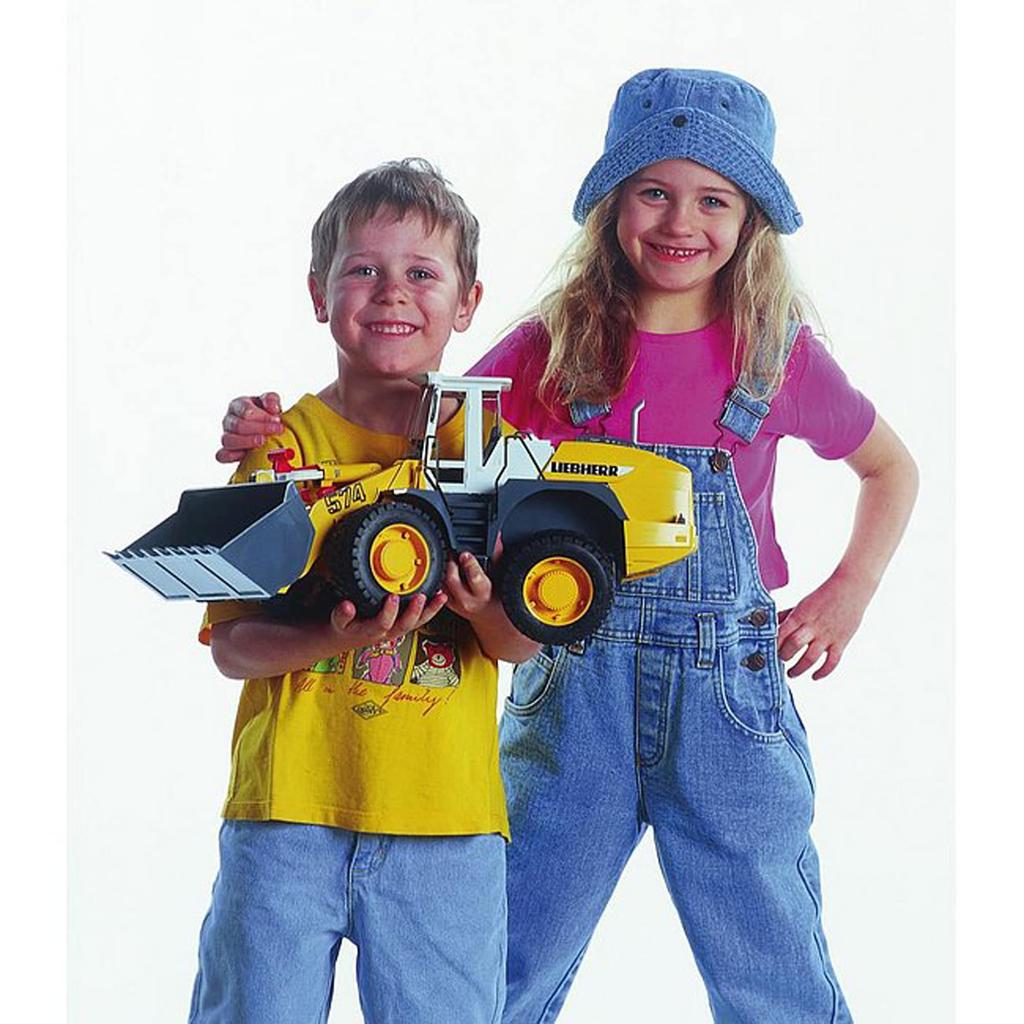 Bruder LH Road Loader L574 BR02430