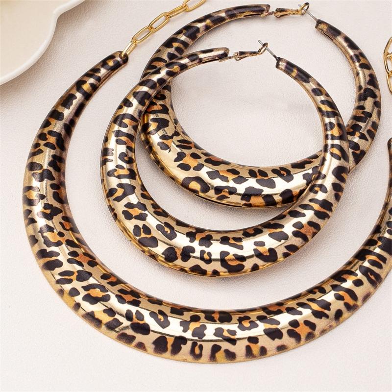 3Pieces Leopard Print Jewelry Set Leopard Inspired Necklace and Earring Set Elegant Jewelry Accessory for Women