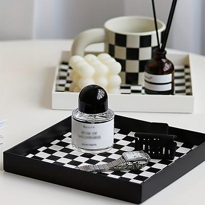 קישוטי שולחן ואביזרים – מגשים