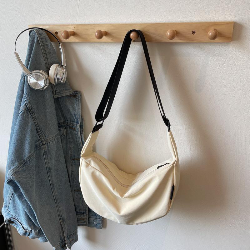 Large capacity bag women's versatile new niche fashion shoulder messenger bag commuter casual dumpling bag