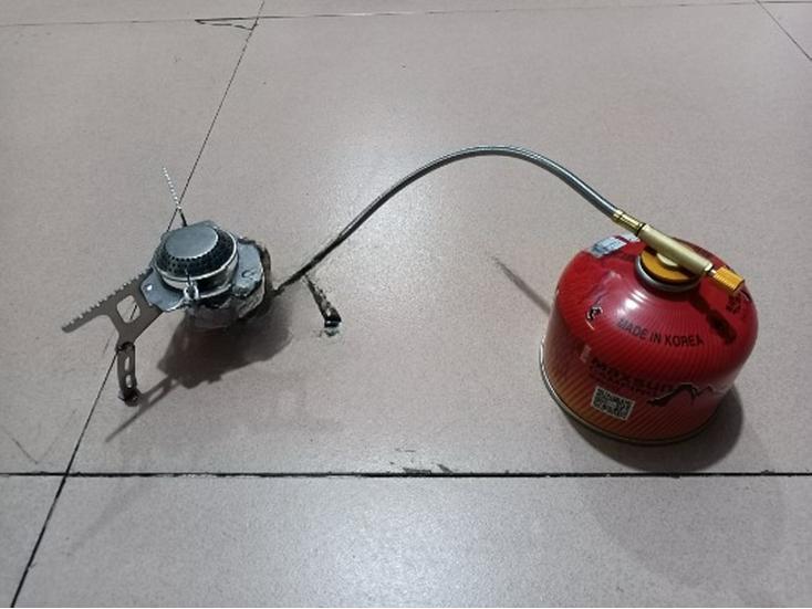 Windproof Portable Camping Stove - Outdoor High-Mountain Split Gas Stove, Compact for Picnics and Fierce Fire Performance.
