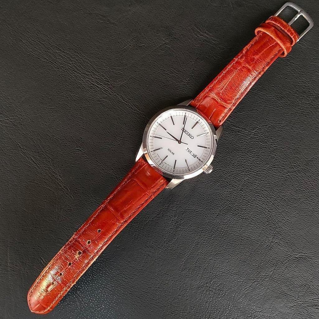 [USED] Seiko V158 Solar Watch In White, Silver, and Brown