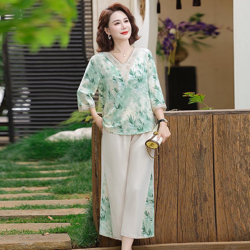 

Mom s Summer Chiffon Top and Skirt Set - Short-Sleeve T-shirt with Pants for Middle-Aged & Elderly Women 5XL (145-160 lbs)
