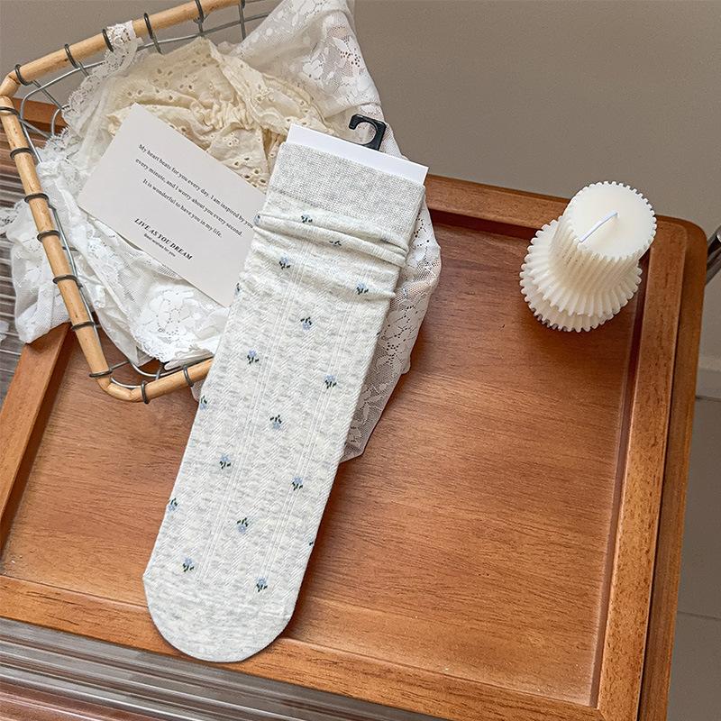 

Autumn Light Luxury Literary And Artistic Gypsy Stars Floral Piled Socks Boneless Cotton Socks Thin Retro Women S Medium Tube Socks One size молоко, білий колір